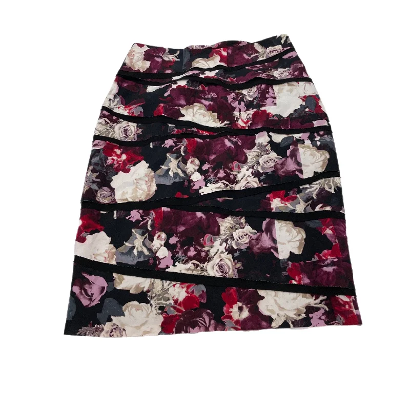 Skirt Mini & Short By White House Black Market  Size: 0